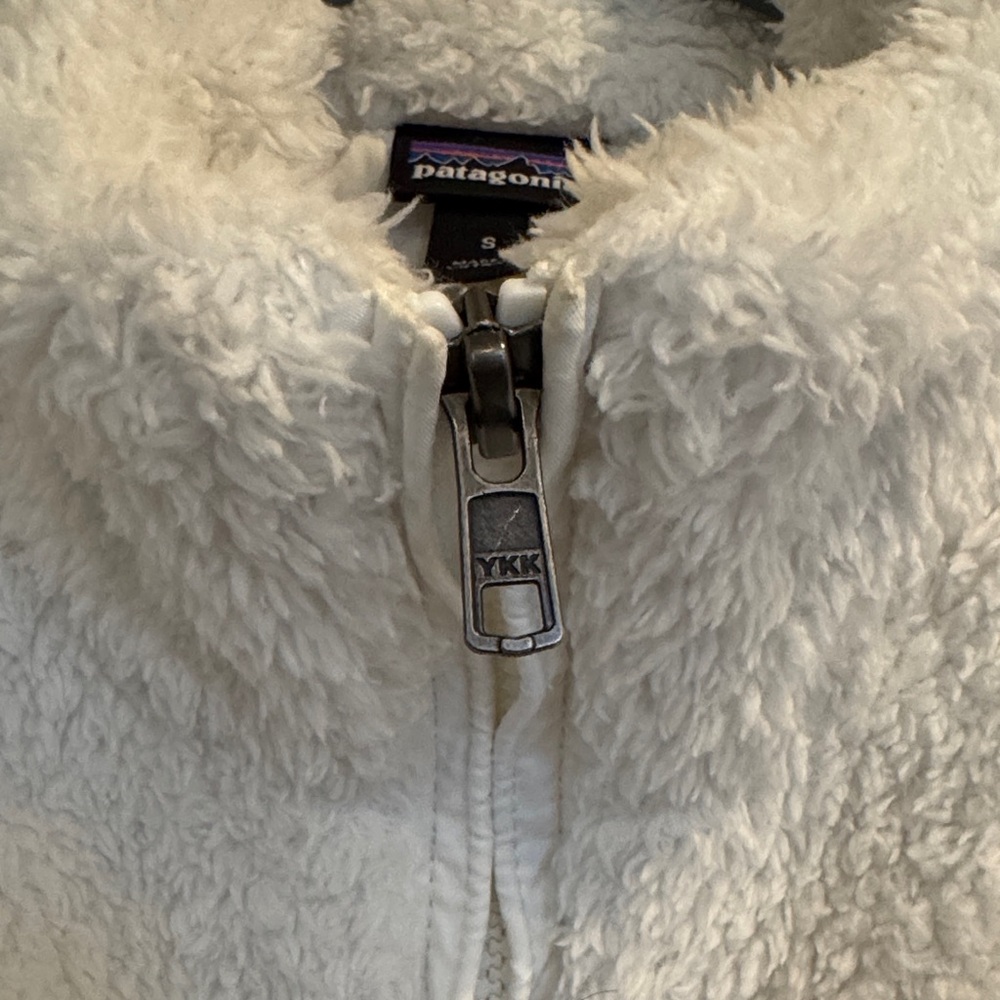 Patagonia Women's White Fleece Vest size Small - Picture 4 of 6